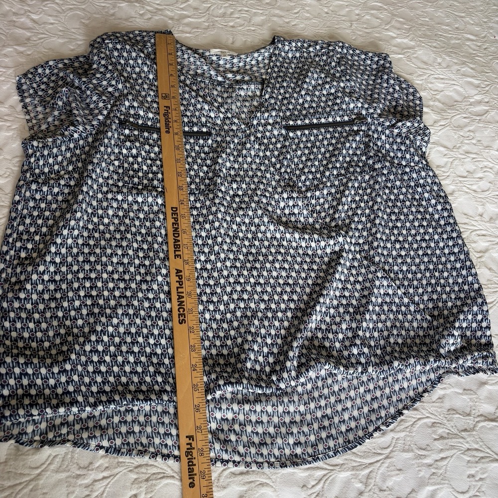 Maurices 3X Blue Geometric Print Blouse Zip Front Pocket Faux Wrap V Neck Top - Picture 7 of 9